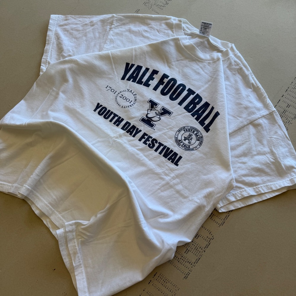 2001 Yale Football T-shirt